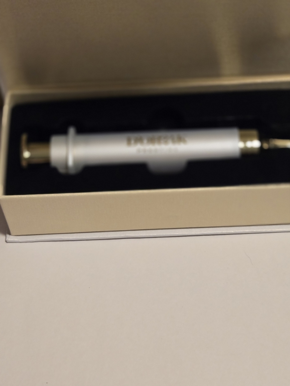 D'OR24K Hyaluronic Acid Eye Serum - White & Gold Packaging - Picture 2 of 7